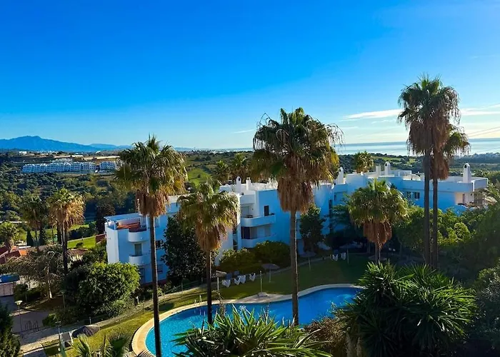 Penthouse With Panoramic Sea Views And Free Parking Estepona