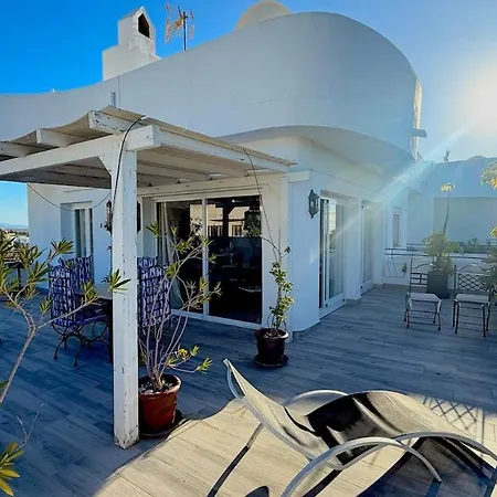 Penthouse With Panoramic Sea Views And Free Parking Apartment