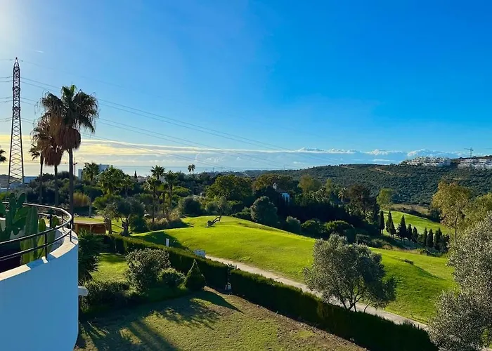 Penthouse With Panoramic Sea Views And Free Parking Estepona