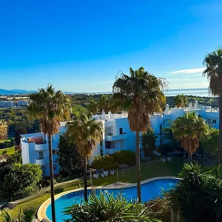 Penthouse With Panoramic Sea Views And Free Parking Estepona